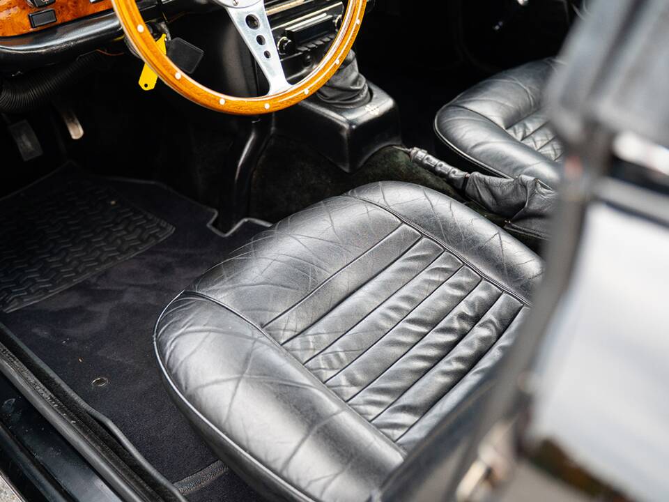 Immagine 19/36 di Triumph TR 6 (1974)