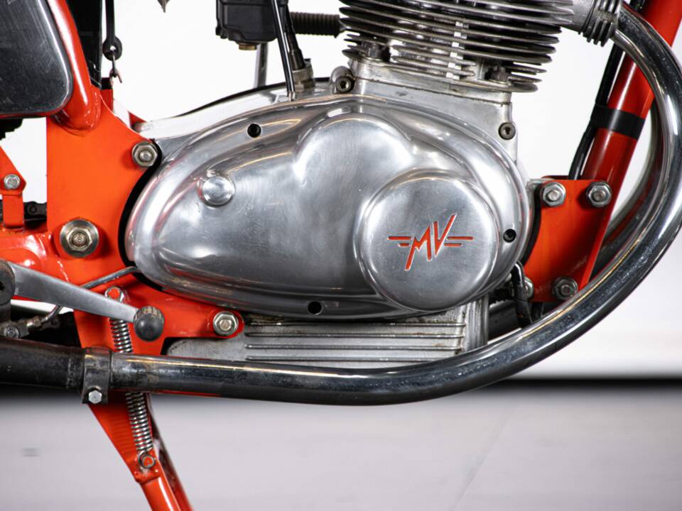 Image 37/50 of MV Agusta 350 S (1972)