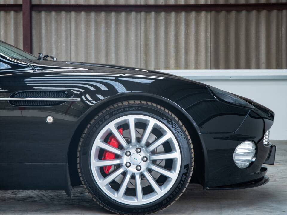 Image 50/50 de Aston Martin V12 Vanquish (2004)