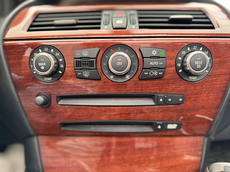 Imagen 19/26 de BMW 650i (2006)