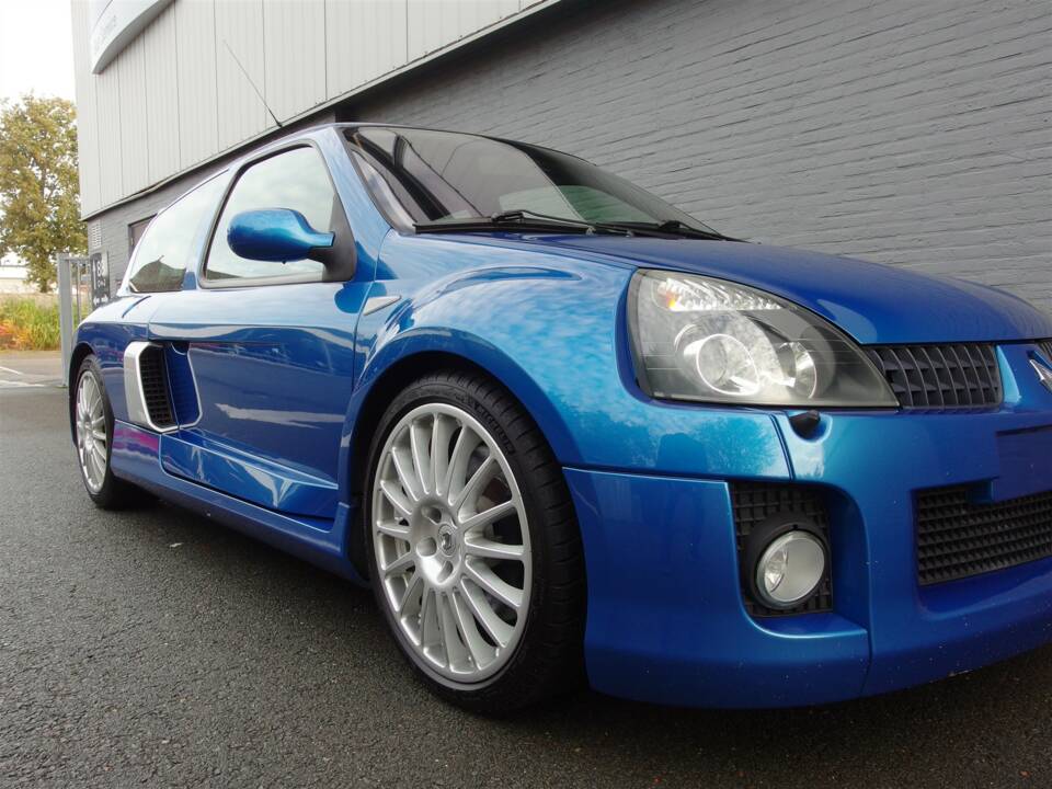 Imagen 13/100 de Renault Clio II V6 (2004)
