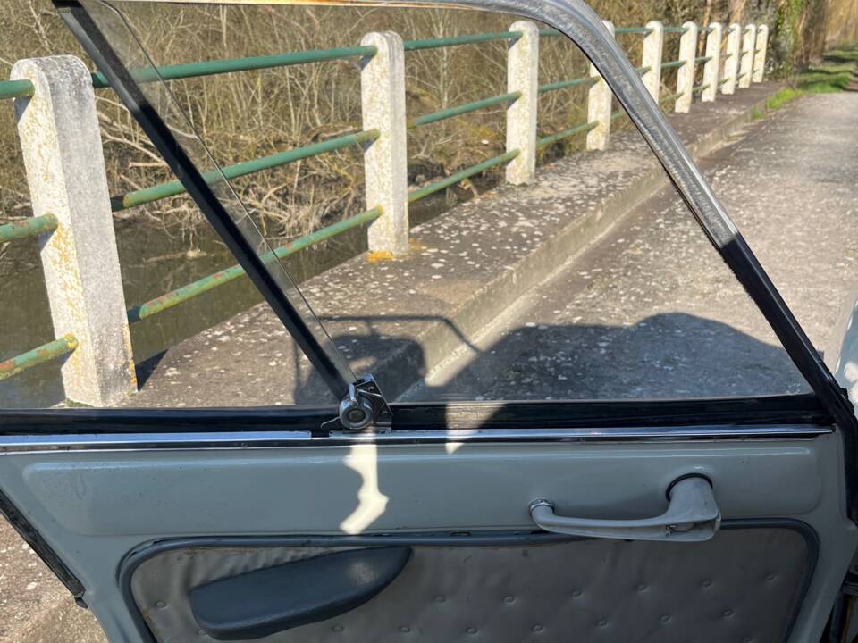 Bild 53/70 von Citroën Ami 6 Berline (1964)