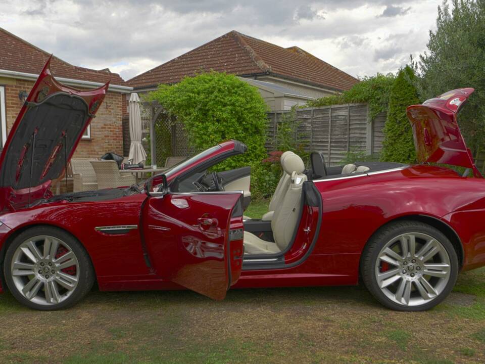 Image 27/50 of Jaguar XKR (2013)