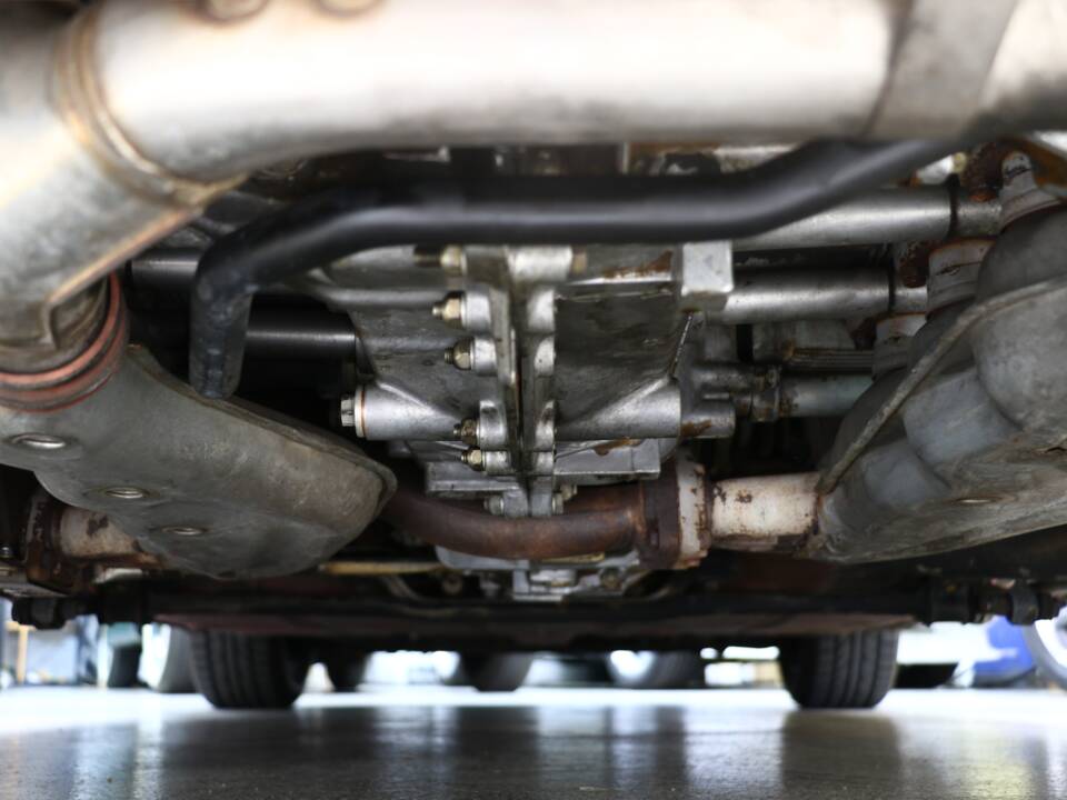 Image 43/47 of Porsche 911 Carrera 3.2 (1989)