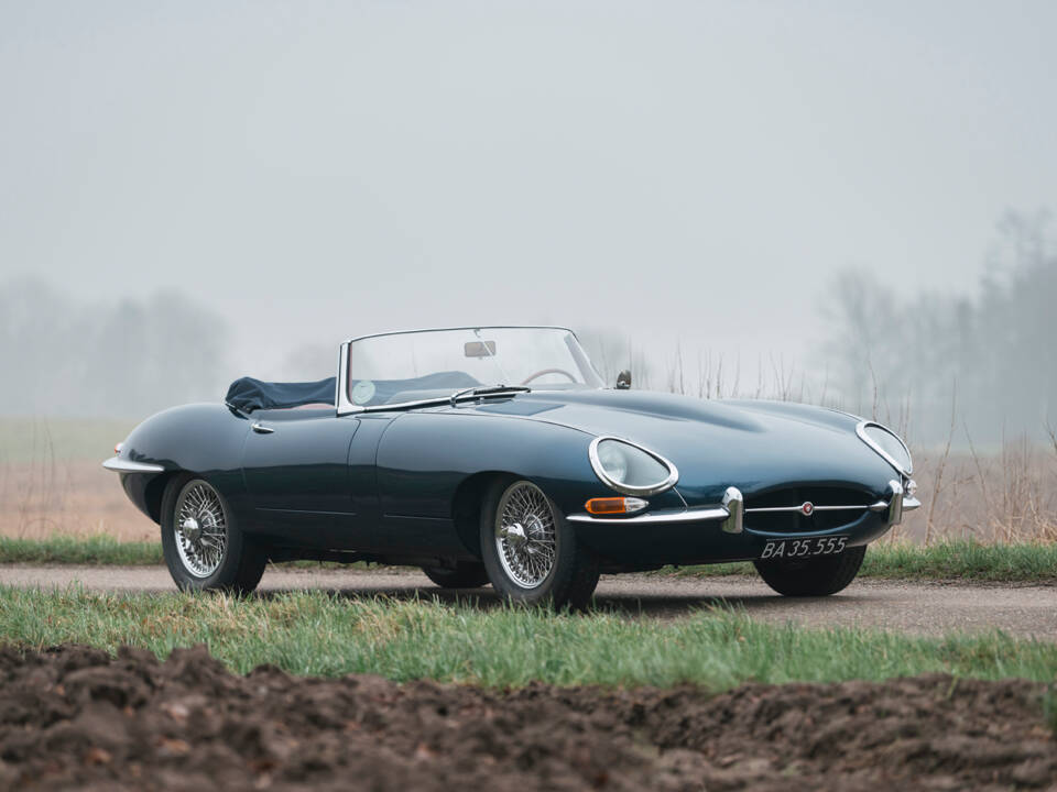 Image 1/21 of Jaguar E-Type 3.8 Flat Floor (1961)