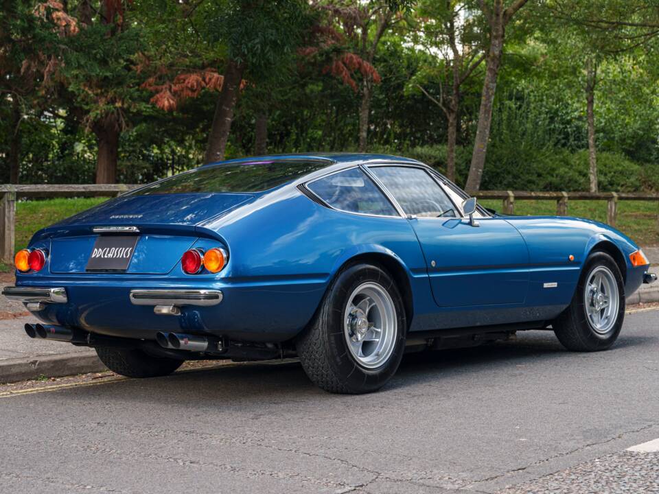 Afbeelding 3/26 van Ferrari 365 GTB&#x2F;4 Daytona (1971)