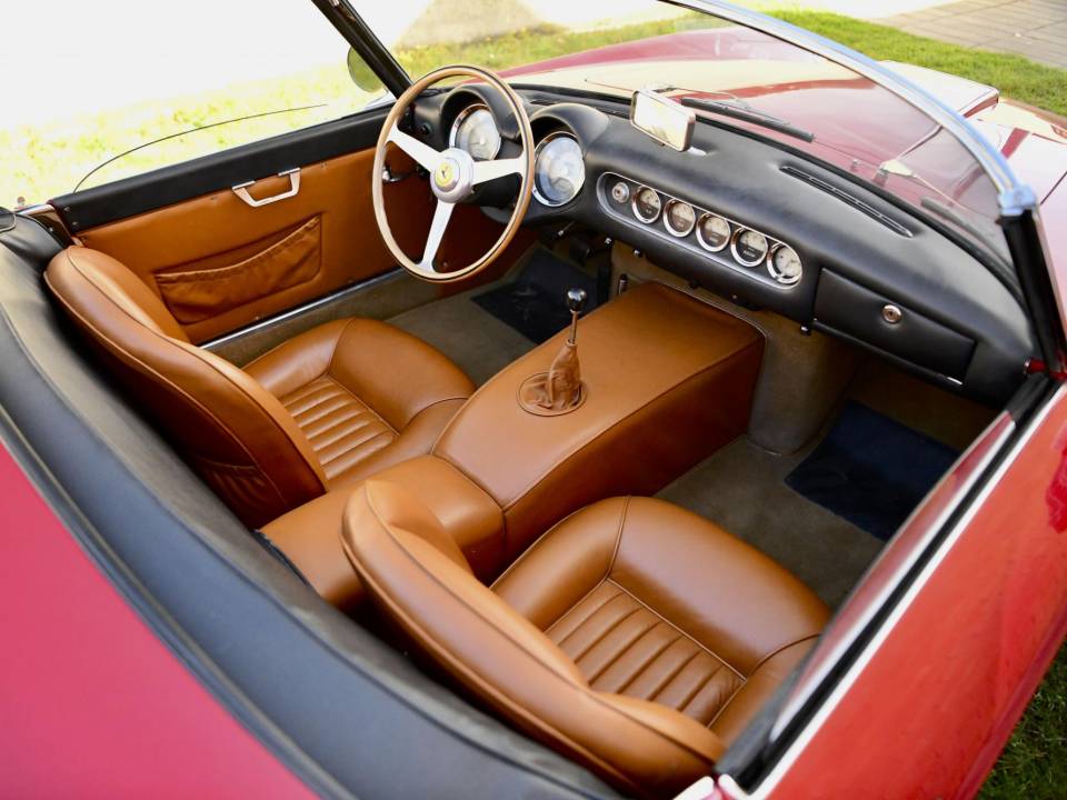 Imagen 34/50 de Ferrari 250 GT Spider California SWB (1962)