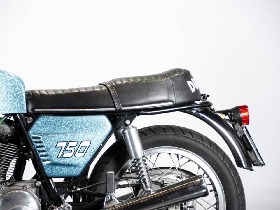 Image 17/50 of Ducati 750 GT (1972)
