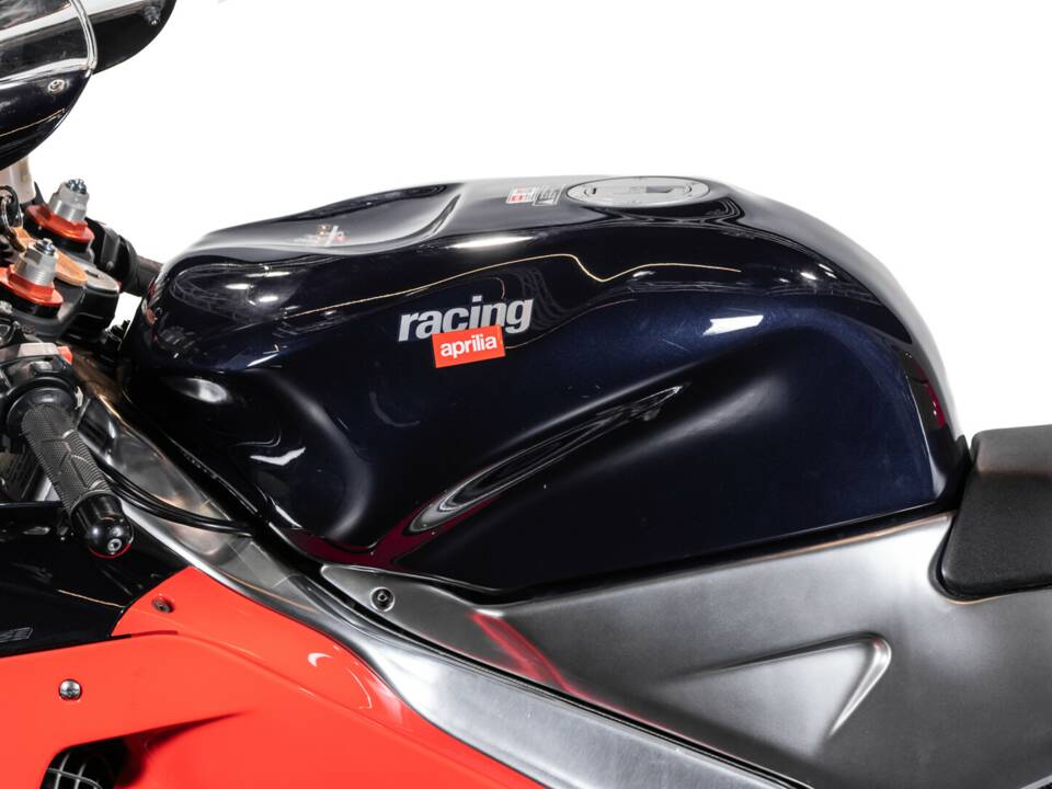 Image 5/32 of Aprilia RSV 1000 R (1999)