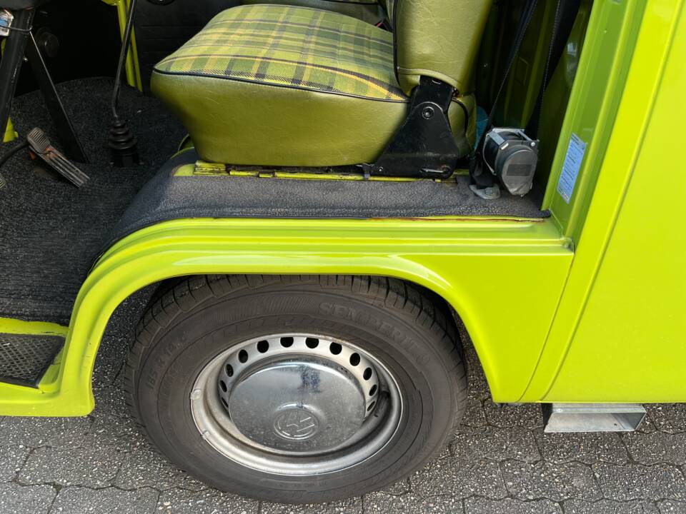 Image 51/57 of Volkswagen T2b Westfalia (1978)