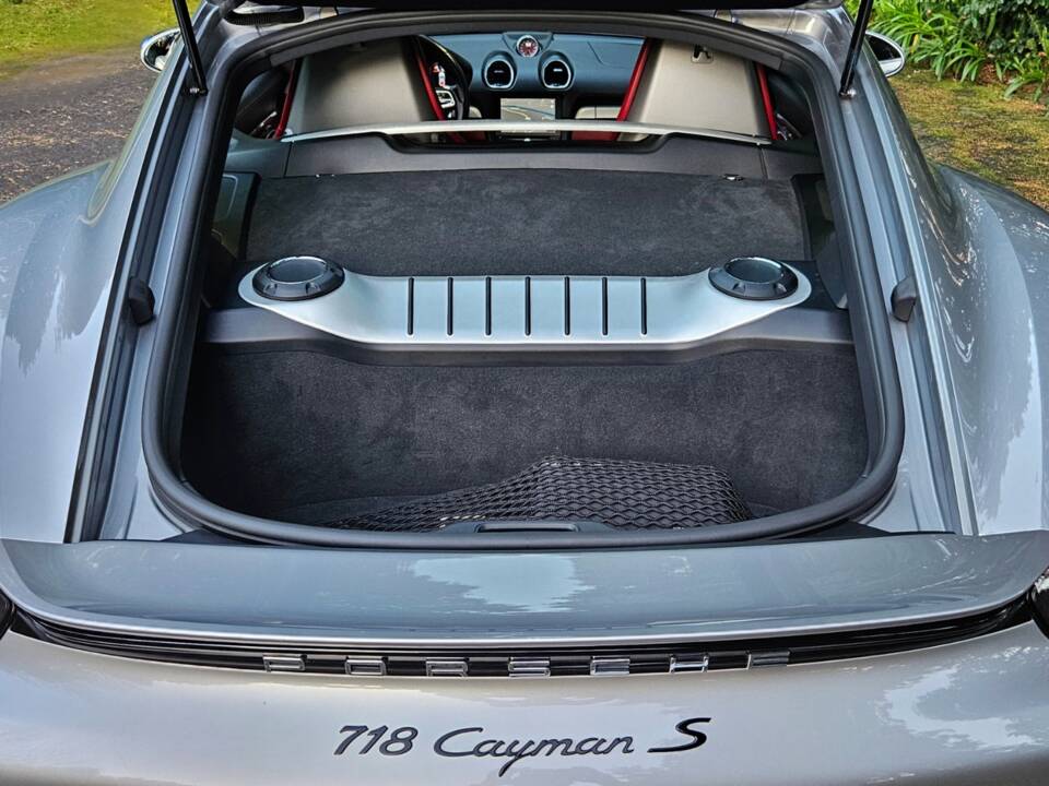 Image 22/28 of Porsche 718 Cayman S (2017)