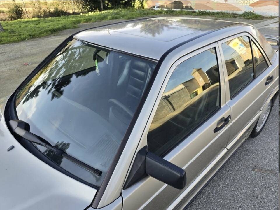 Image 3/8 of Mercedes-Benz 190 E 2.5-16 (1989)