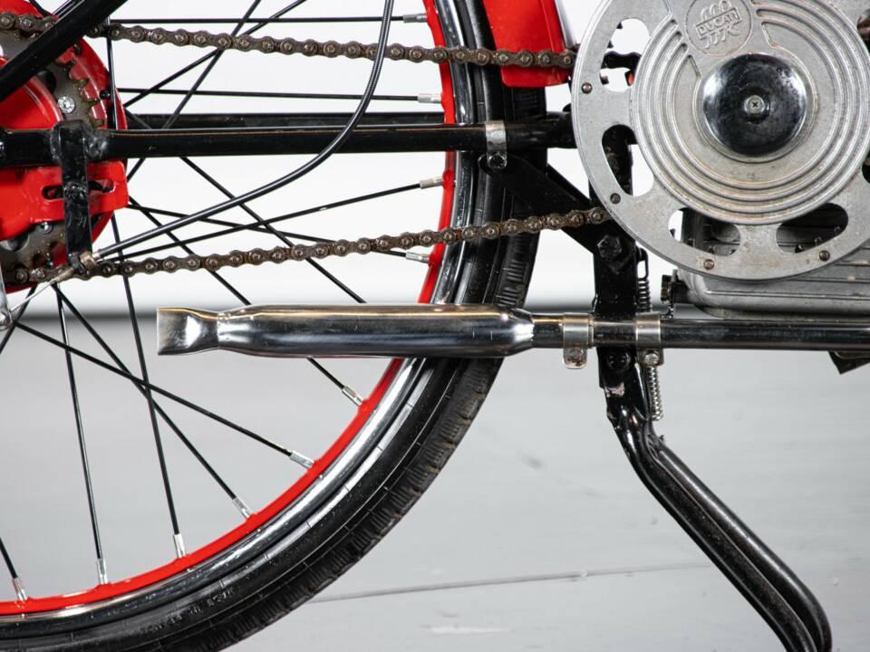 Immagine 34/50 di Ducati DUMMY (1954)