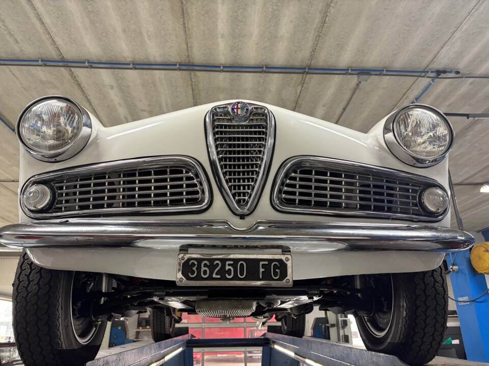 Image 57/61 of Alfa Romeo Giulia 1600 Sprint (1963)