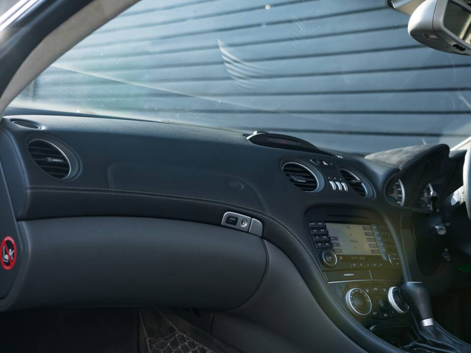 Image 36/51 of Mercedes-Benz SL 65 AMG (2007)