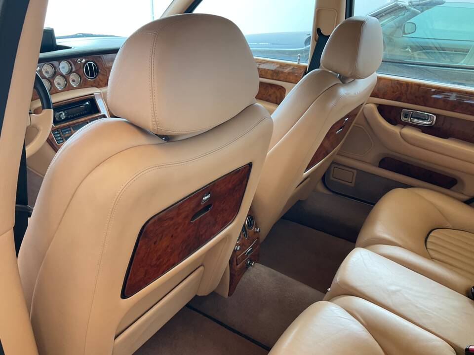 Bild 21/31 von Bentley Arnage Red Label (2000)