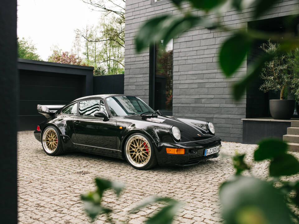 Afbeelding 6/95 van Porsche 911 Turbo 3.3 (1991)