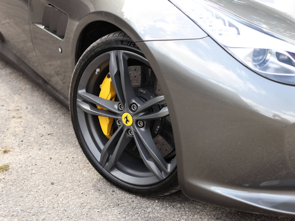 Immagine 57/61 di Ferrari GTC4Lusso (2017)