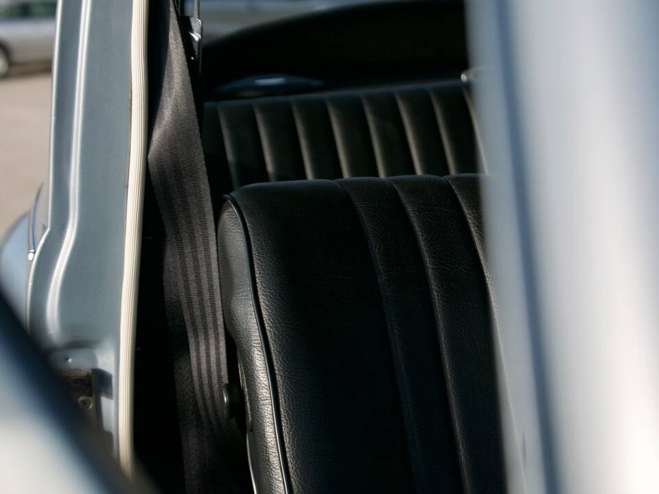 Image 44/54 of Volkswagen Beetle 1500 (1969)
