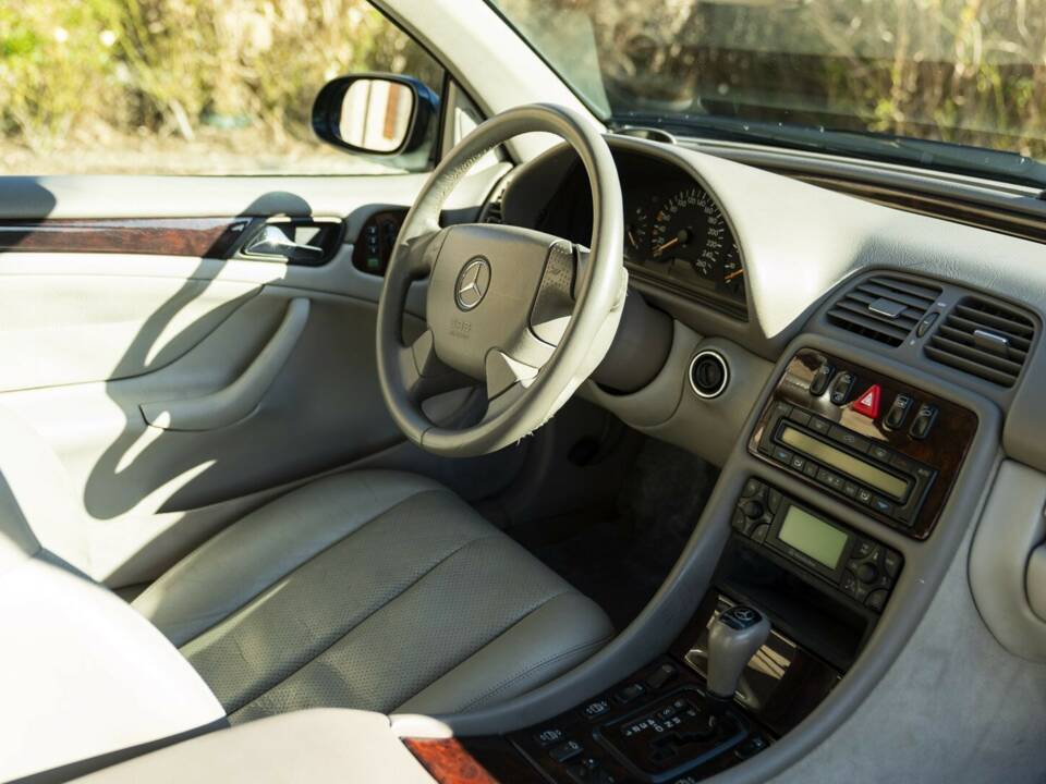 Bild 33/50 von Mercedes-Benz CLK 230 Kompressor (1999)