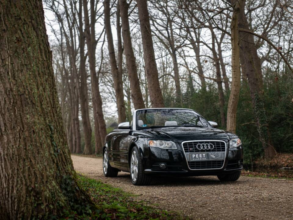 Image 12/39 of Audi S4 (2006)