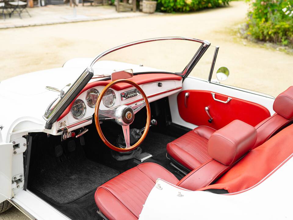 Immagine 28/43 di Alfa Romeo Giulia 1600 Spider (1964)