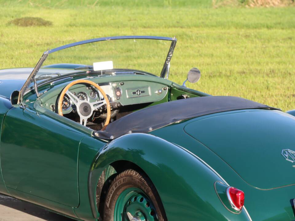 Image 46/50 of MG MGA Twin Cam (1959)