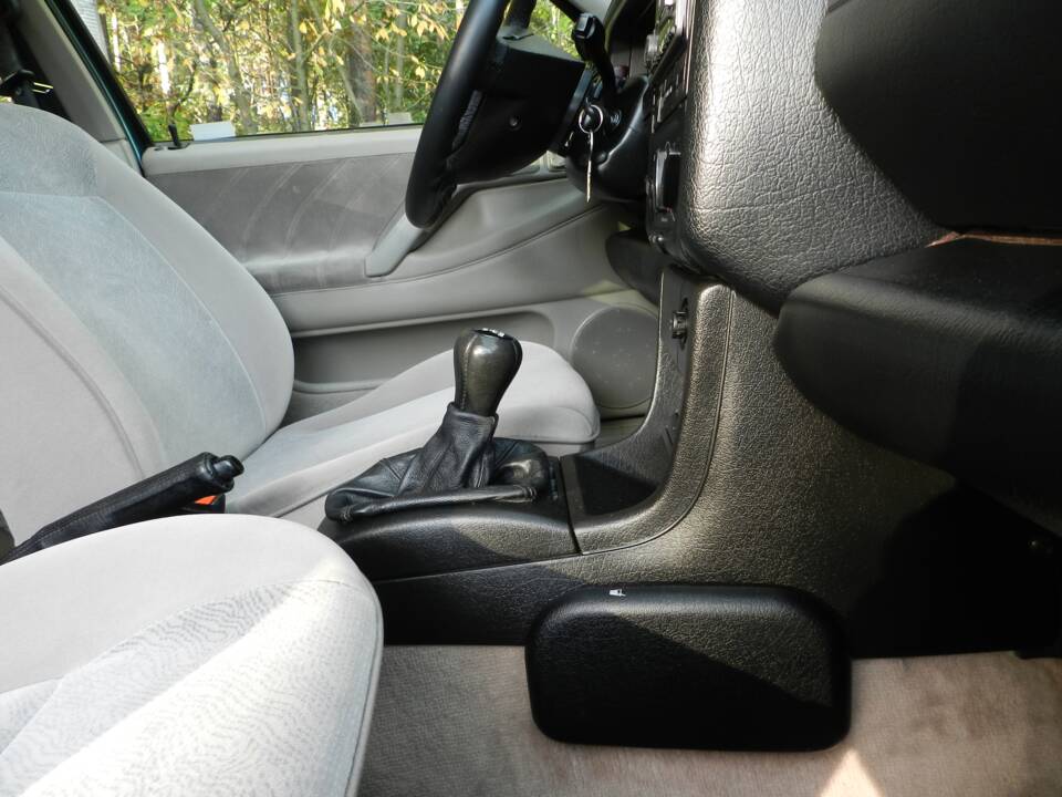 Bild 25/40 von Volkswagen Passat 2.0 (1995)