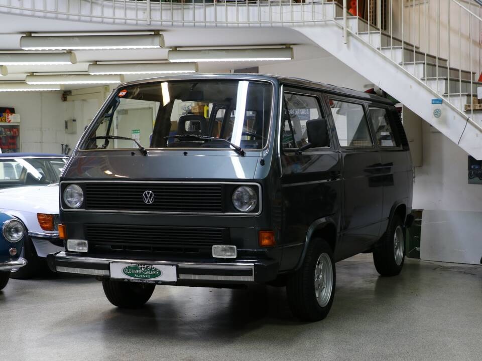 Bild 27/50 von Volkswagen T3 Caravelle GL 1.9 (1987)