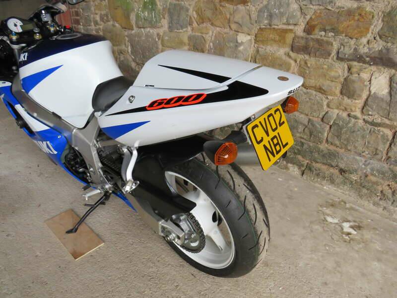 Bild 37/37 von Suzuki DUMMY (2002)