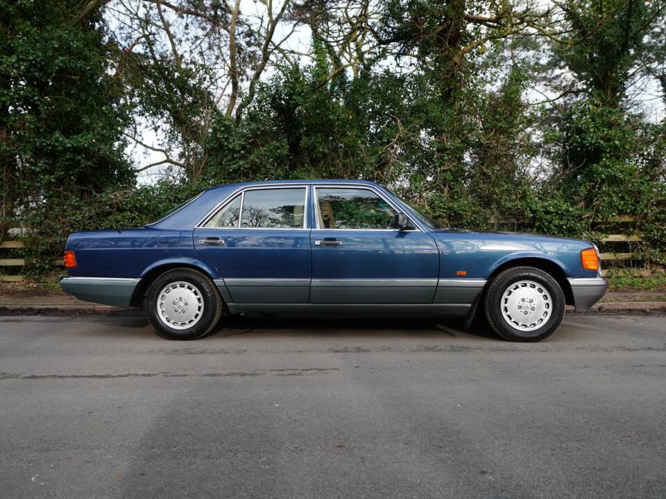 Afbeelding 7/20 van Mercedes-Benz 500 SE (1988)