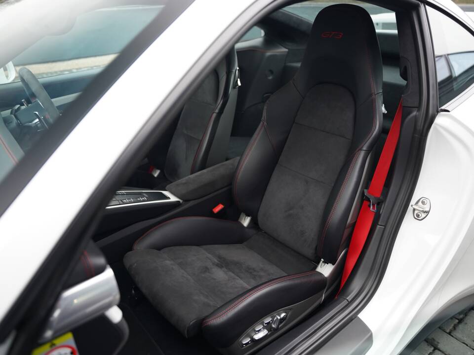 Bild 16/50 von Porsche 911 GT3 (2015)