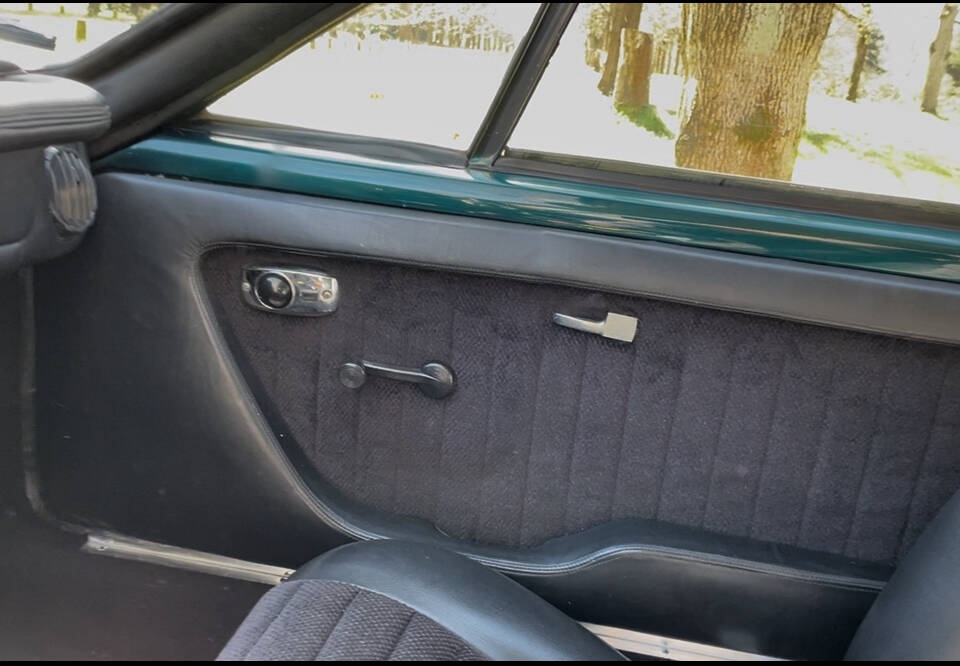 Image 14/20 of Volkswagen SP 2 1.7 (1974)