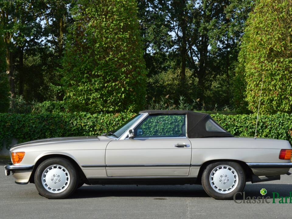 Image 6/47 de Mercedes-Benz 560 SL (1986)