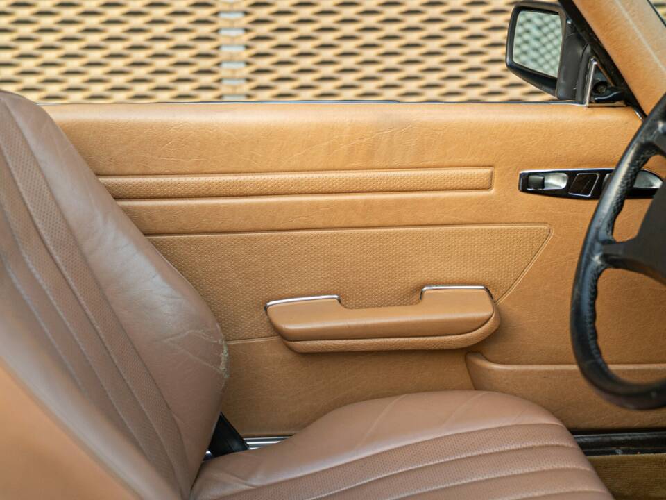 Image 36/50 de Mercedes-Benz 300 SL (1986)