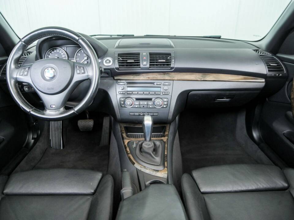 Immagine 11/50 di BMW 125i (2011)