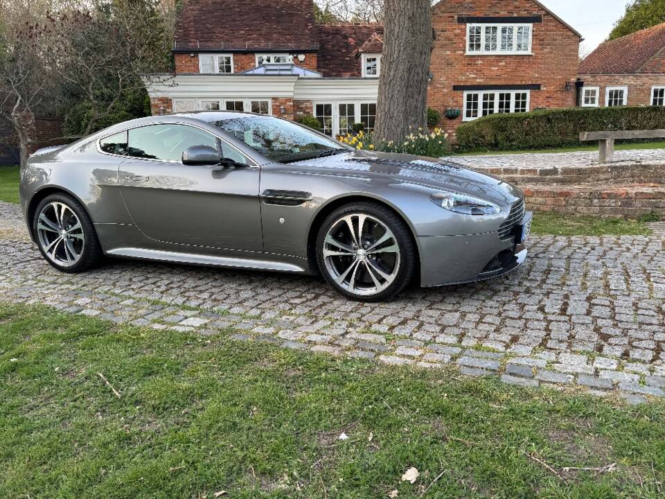 Afbeelding 45/49 van Aston Martin V12 Vantage (2009)