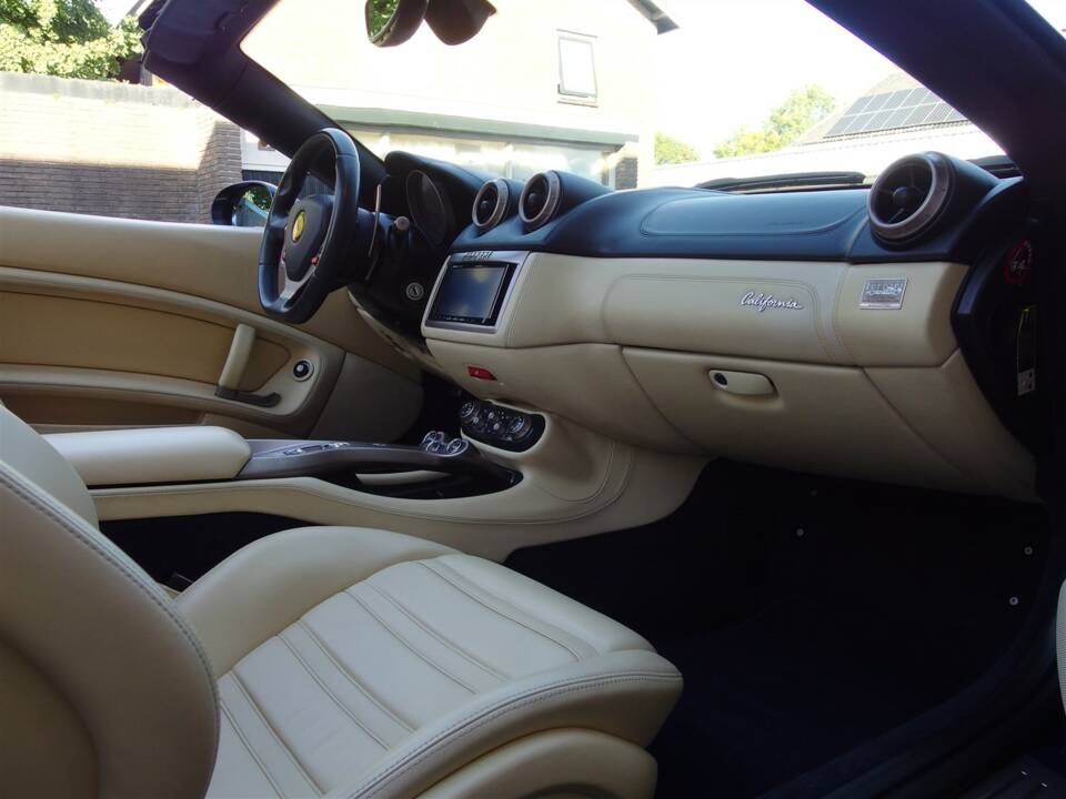 Bild 62/99 von Ferrari California (2009)