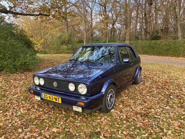 Image 16/24 of Volkswagen Golf I Cabrio GLi 1.8 (1991)