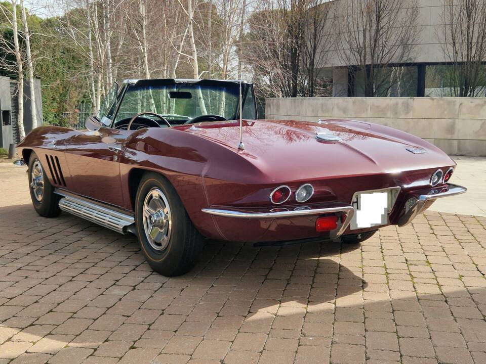 Image 5/8 of Chevrolet Corvette Sting Ray 427 Turbo Jet (1966)