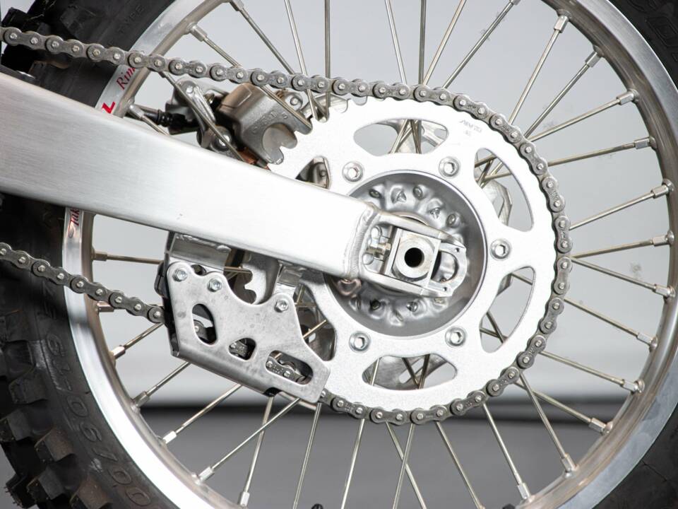 Image 17/50 de Yamaha DUMMY (2008)
