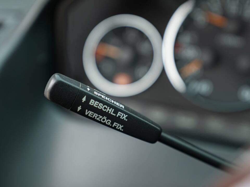 Image 48/50 of Mercedes-Benz SL 320 (1995)