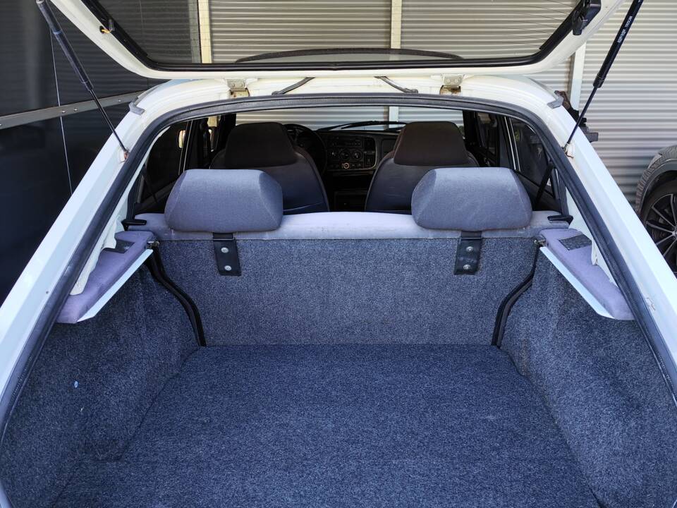 Image 6/20 of Saab 900 2.1 i 16V (1990)