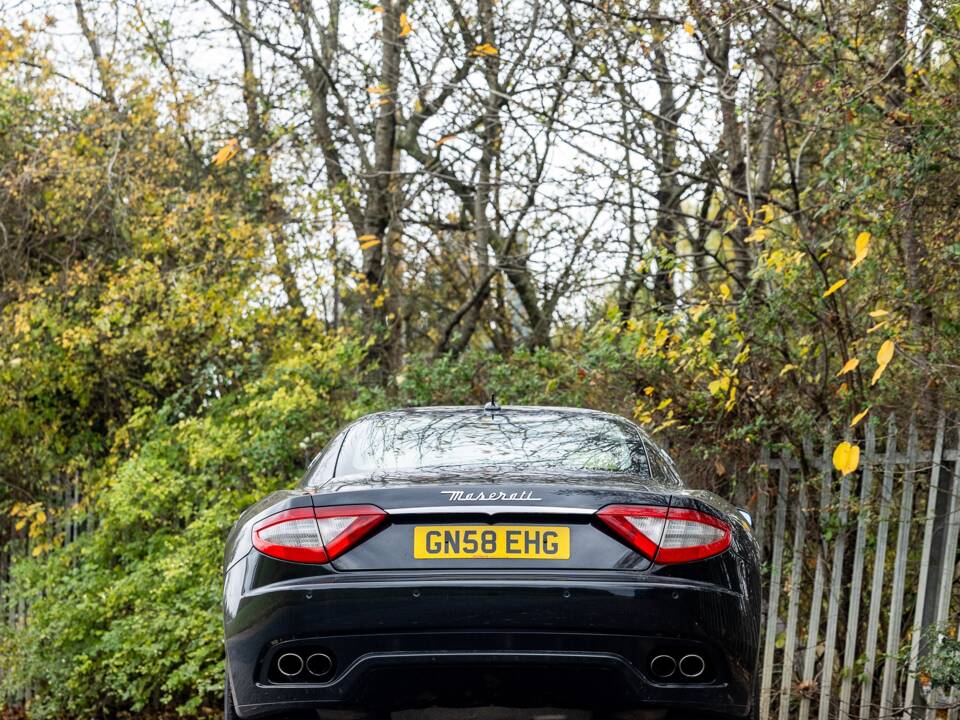 Bild 40/50 von Maserati GranTurismo 4.2 (2008)