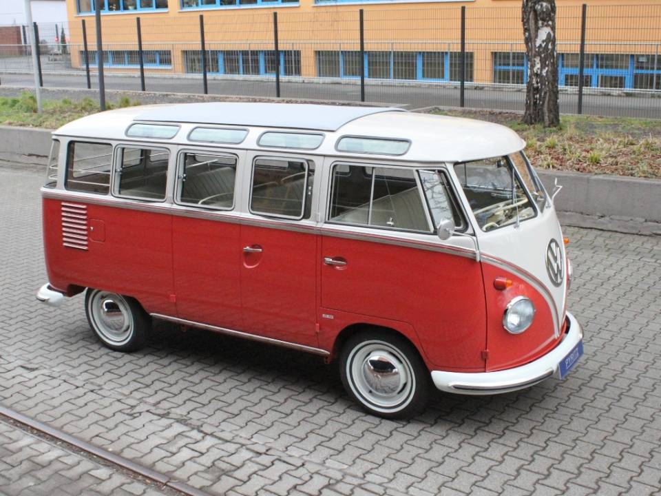 Image 2/34 of Volkswagen T1 Samba 1.2 (1961)