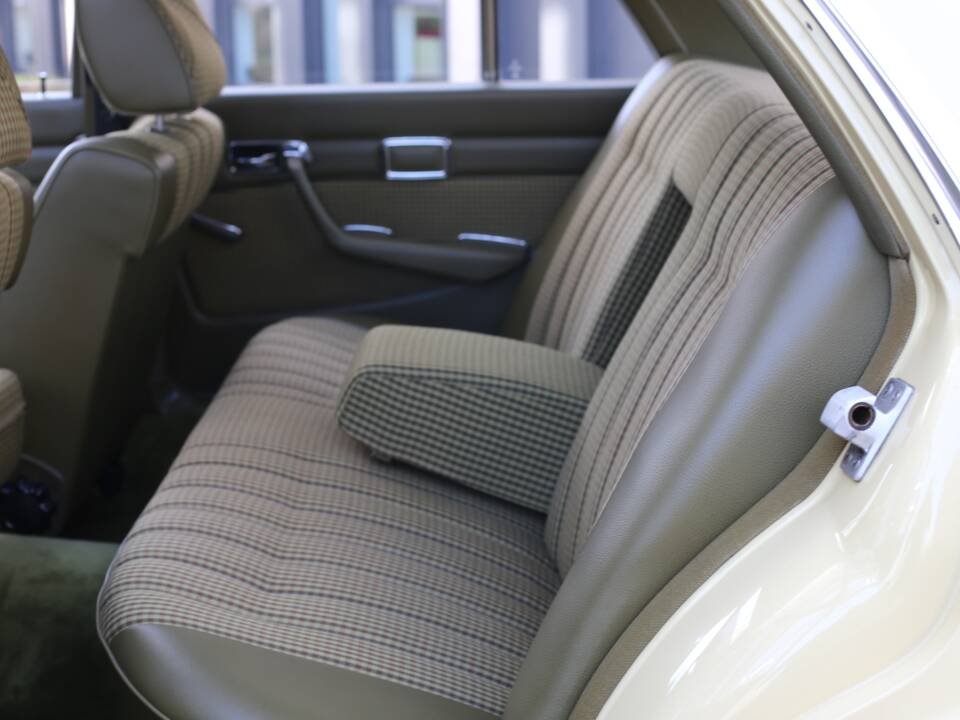 Bild 38/76 von Mercedes-Benz 280 SE (1977)