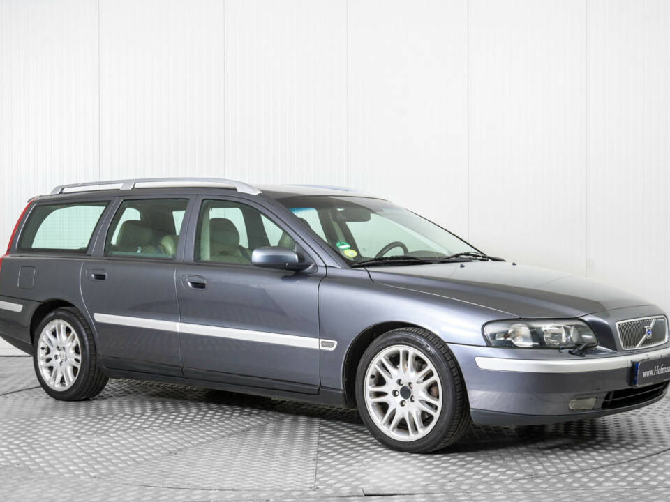 Bild 5/50 von Volvo V 70 2.5T (2003)