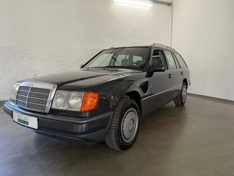 Image 2/43 of Mercedes-Benz 230 TE (1992)