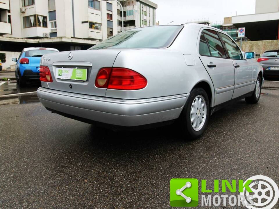 Afbeelding 5/10 van Mercedes-Benz E 200 (1997)