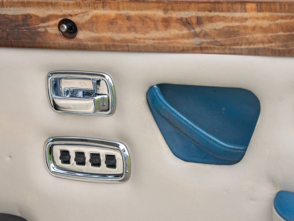 Image 35/50 of Rolls-Royce Silver Shadow I (1976)